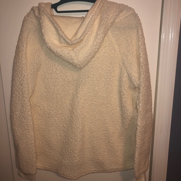 Super Cozy Beige Sweatshirt Top. Size Small - Picture 7 of 7